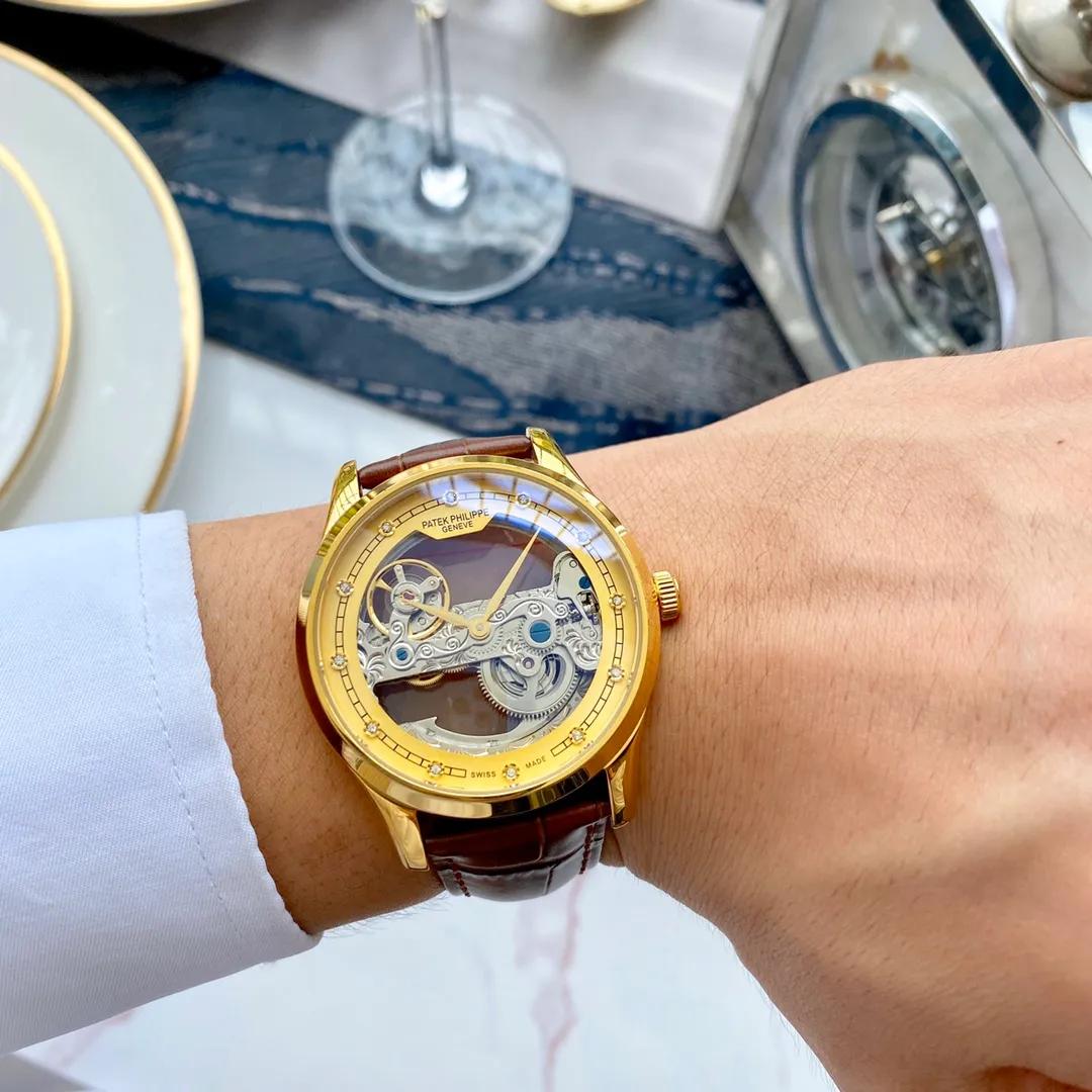 【Foreign Trade Import】💰1440! Patek Philippe (top quality, outstanding debut) 🎉🎉 [Type]: Fine men's watch (top grade) exquisite hollowing [Strap]: Genuine leather strap (durable) [Movement]: Top mechanical movement (stable) [Material]: Mineral super strong mirror (wear-resistant) Exquisite quality and generous style, excellent temperament, wise and exclusive [Size]: 43mm diameter, 12mm thick, hot sale! Welcome to reprint!